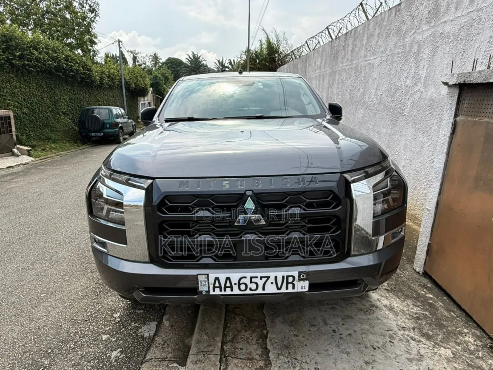 Mitsubishi L200 2025 Gris