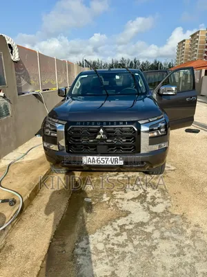 Mitsubishi L200 2025 Gris