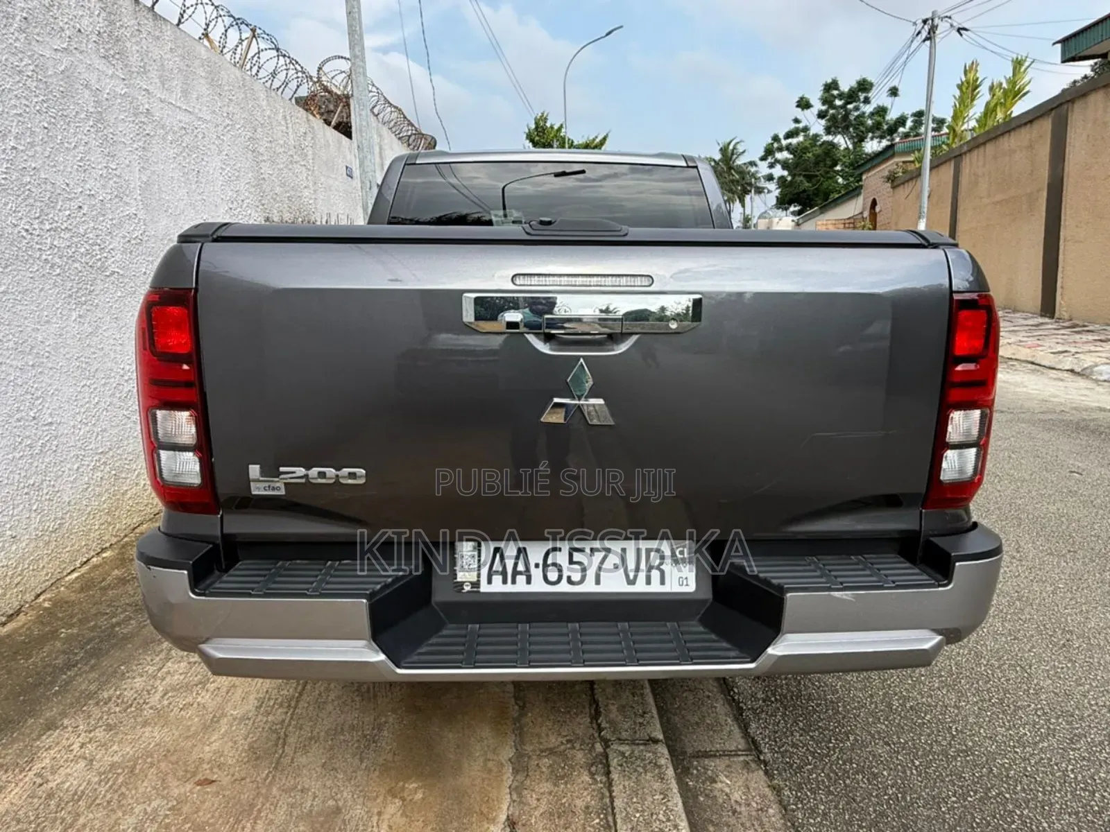 Mitsubishi L200 2025 Gris