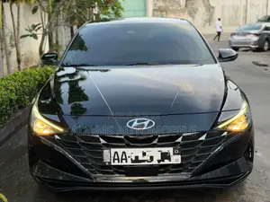 Hyundai Avante 2021 Black