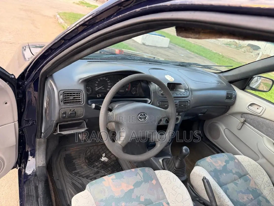 Toyota Corolla 1.4 Sedan 2002 Gris