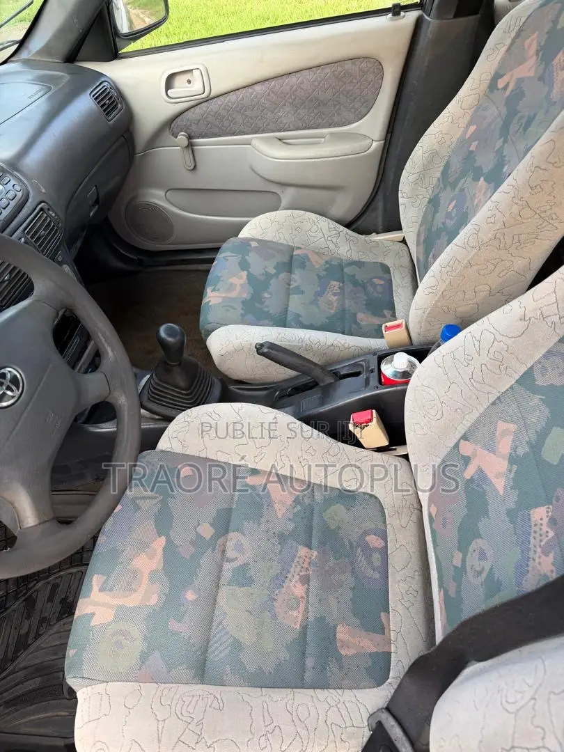 Toyota Corolla 1.4 Sedan 2002 Gris