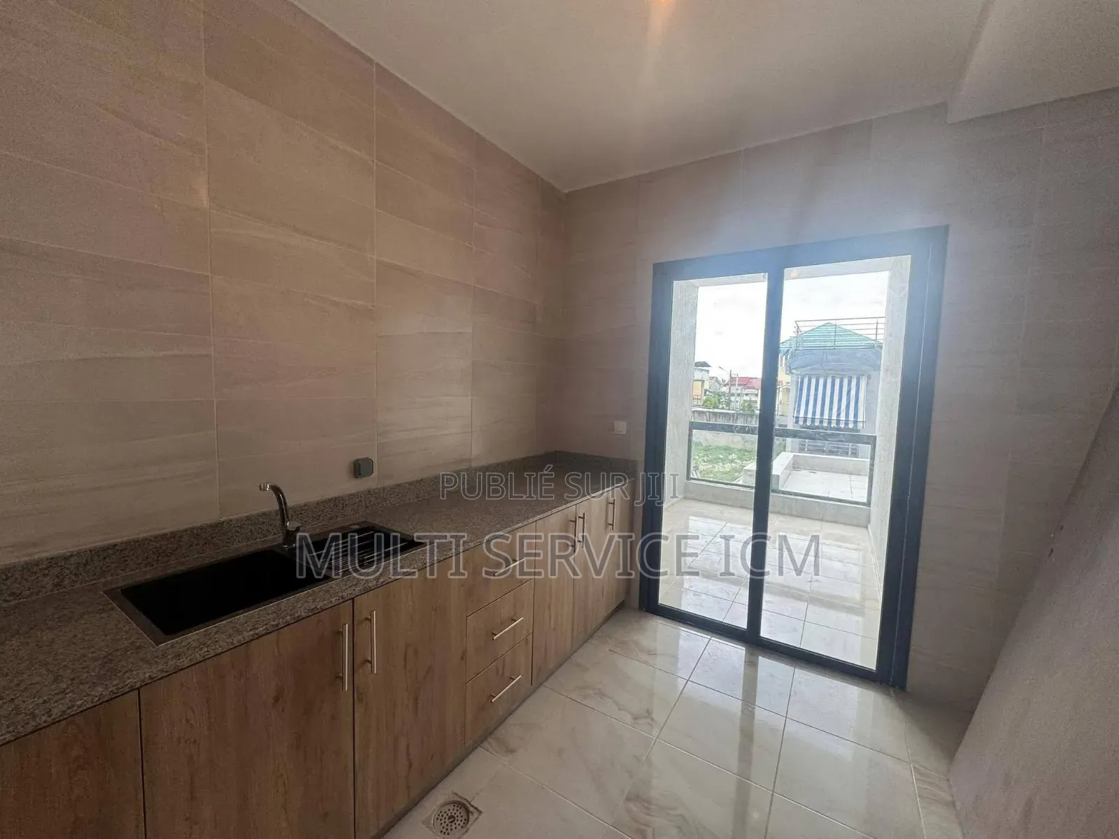 3chbre Duplex dans Rivera Mpouto, Cocody à Vendre