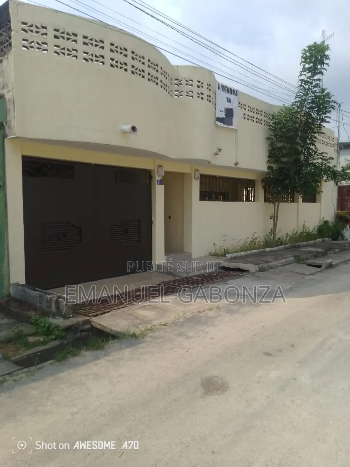 5chbre Villa dans Gabonza, Cocody à Vendre