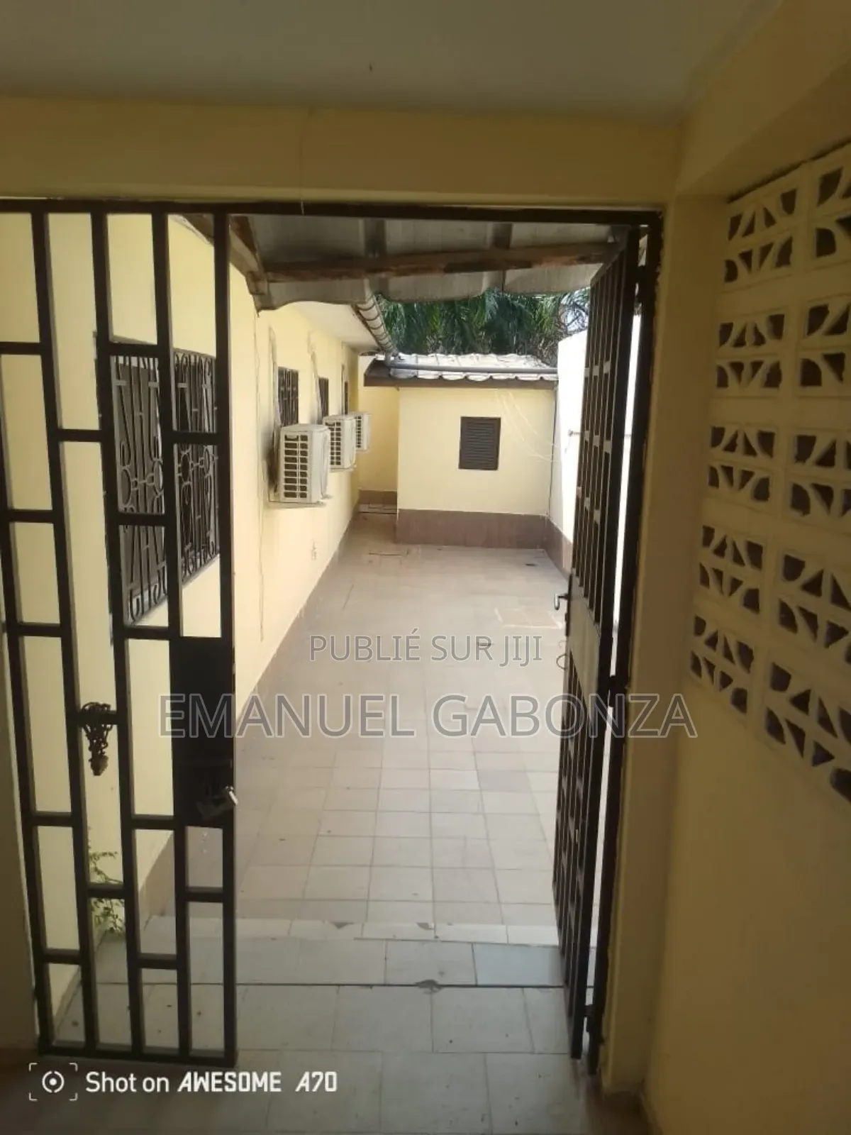 5chbre Villa dans Gabonza, Cocody à Vendre