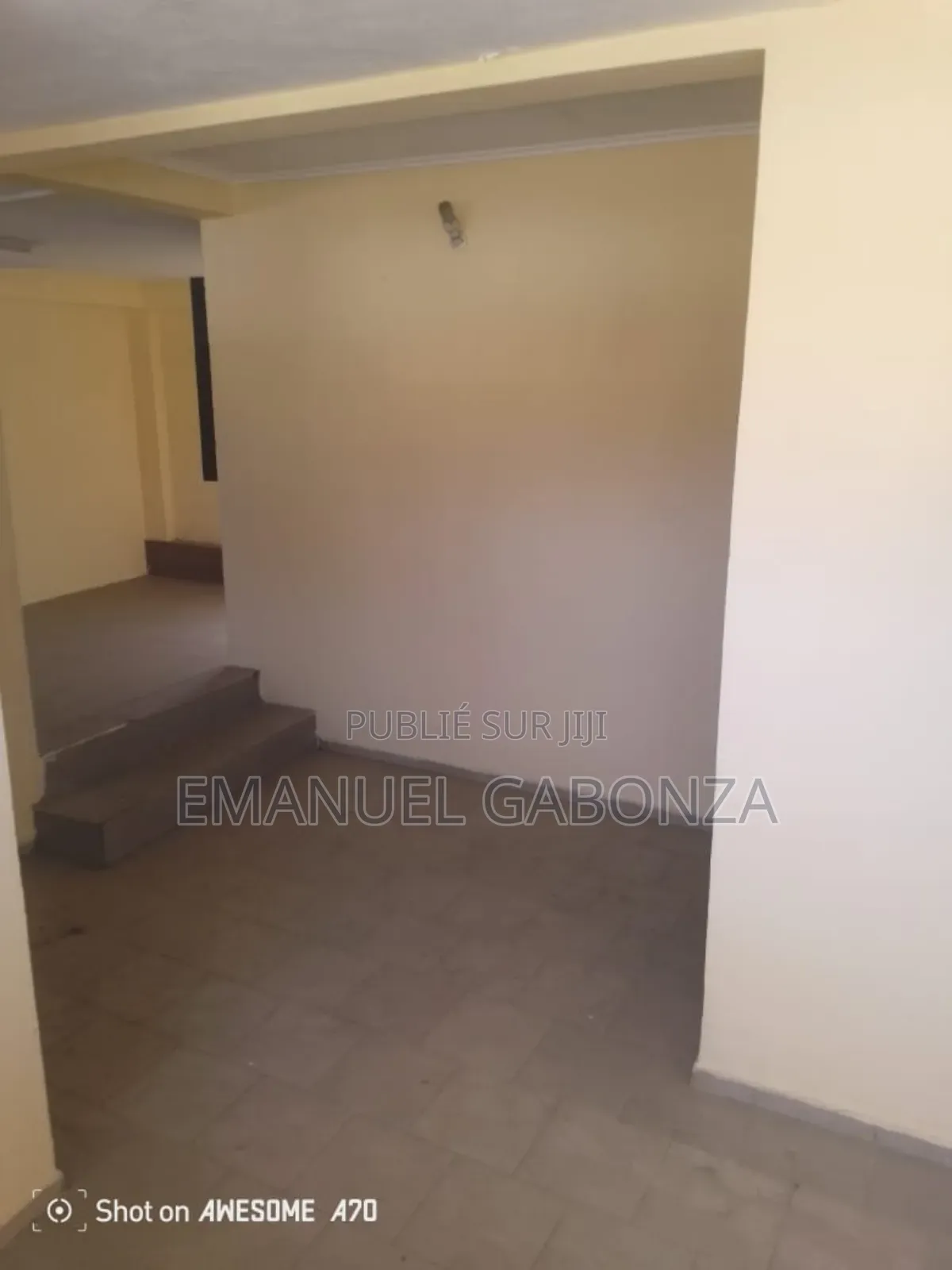 5chbre Villa dans Gabonza, Cocody à Vendre