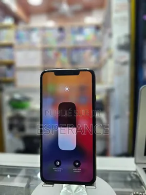 Apple iPhone 11 Pro Max 64 GB Doré