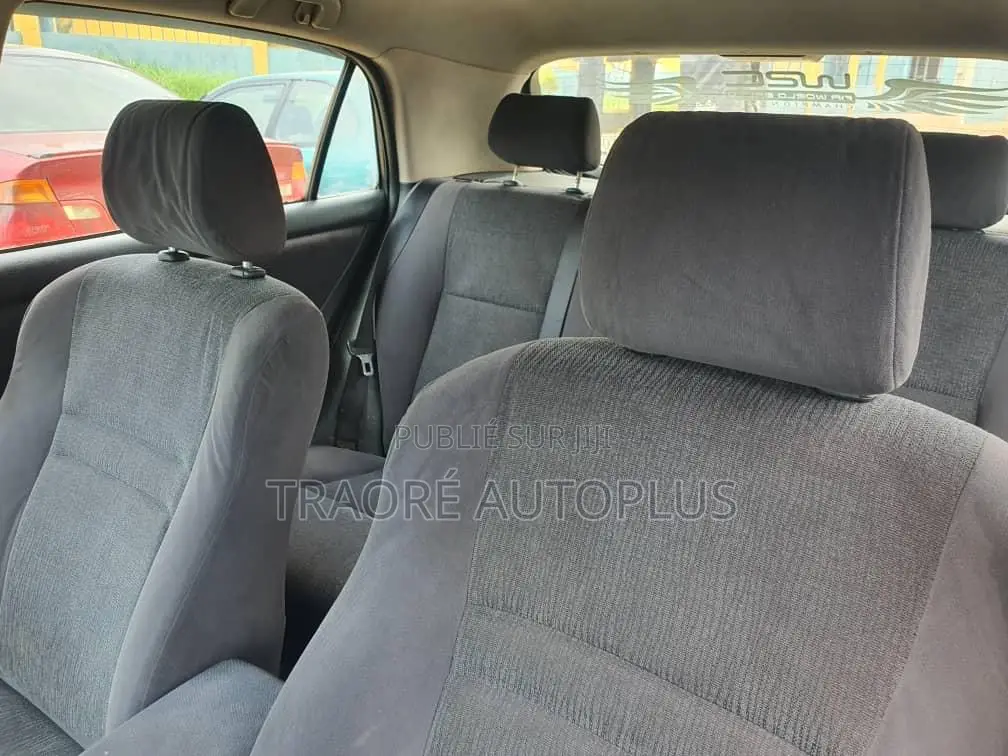 Toyota Corolla 1.4 Sedan 2002 Gris