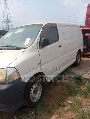 Toyota HiAce 2018 Blanc