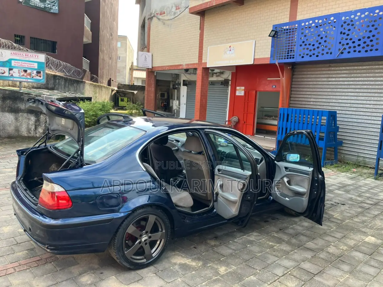 BMW 318i 2002 Blue