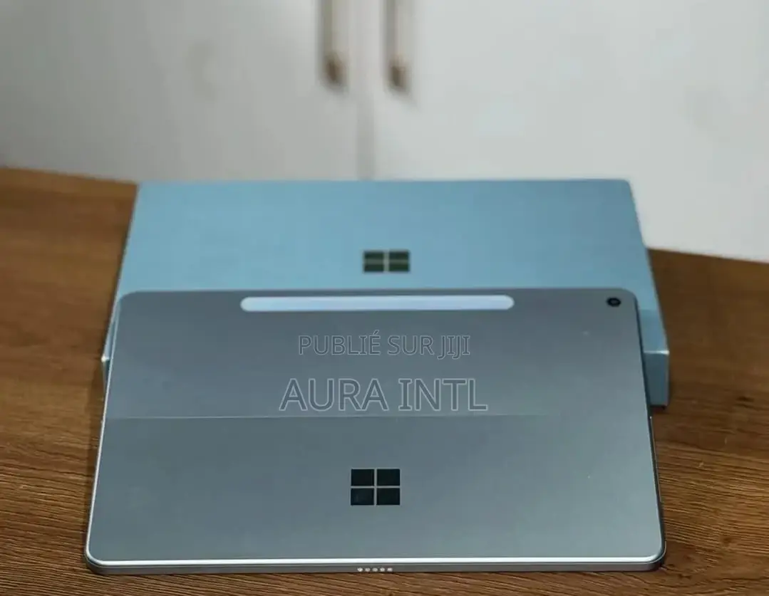 Nouveau Microsoft Surface Pro 16GB Qualcomm Snapdragon X Plus SSD 512GB