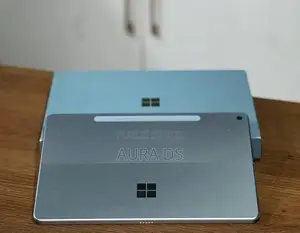 Nouveau Microsoft Surface Pro 16GB Qualcomm Snapdragon X Plus SSD 512GB