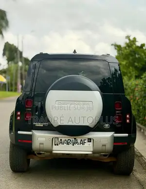 Land Rover Defender X-Dynamic SE 2024 Black