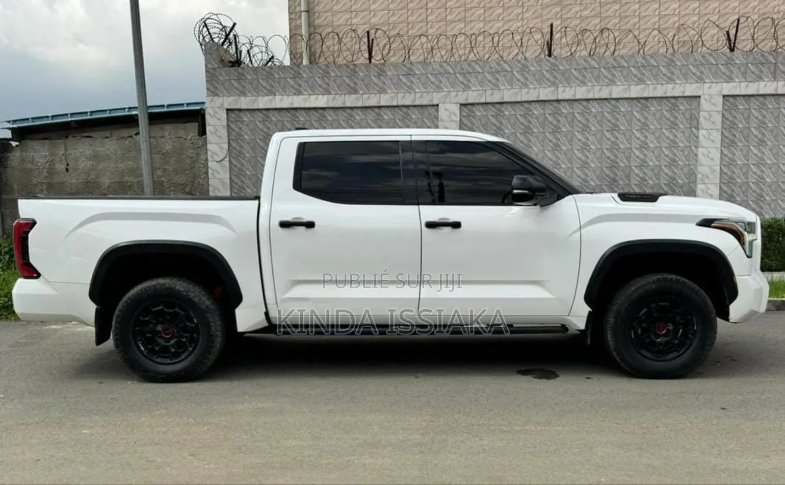 Toyota Tundra 2024 Gris