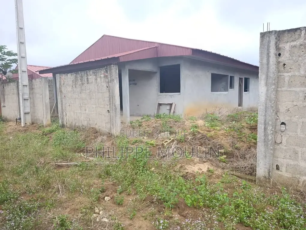 4chbre Villa dans Elite Immobilier, Aboisso à Vendre