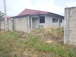 4chbre Villa dans Elite Immobilier, Aboisso à Vendre