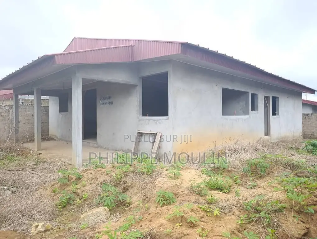 4chbre Villa dans Elite Immobilier, Aboisso à Vendre