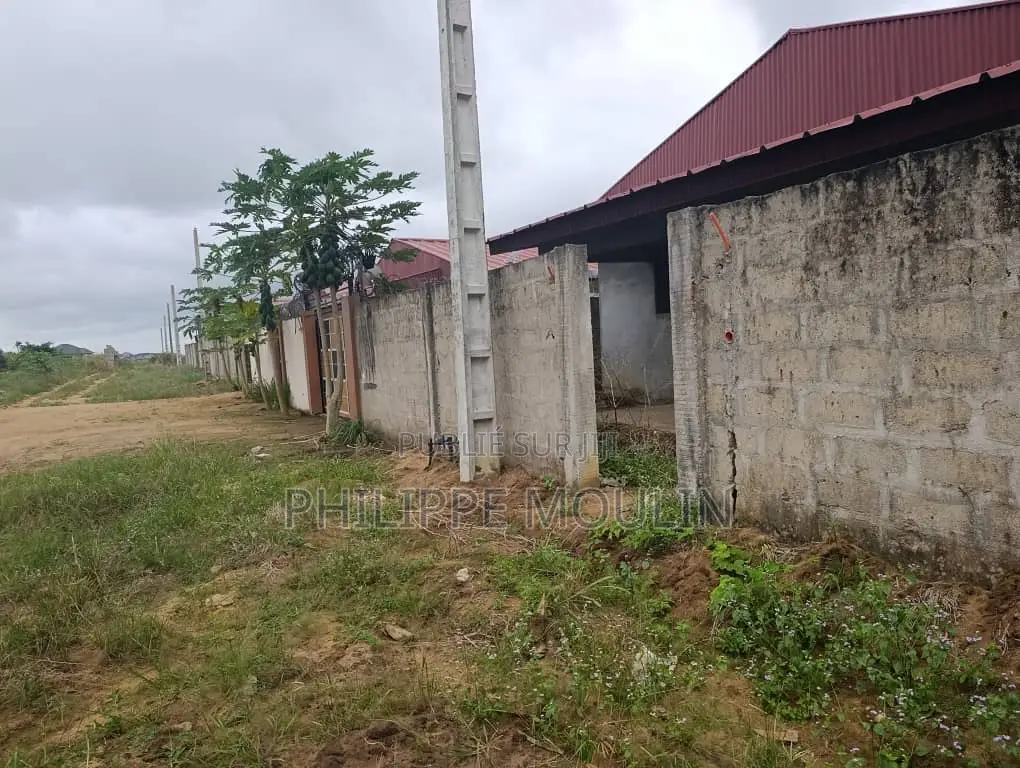 4chbre Villa dans Elite Immobilier, Aboisso à Vendre