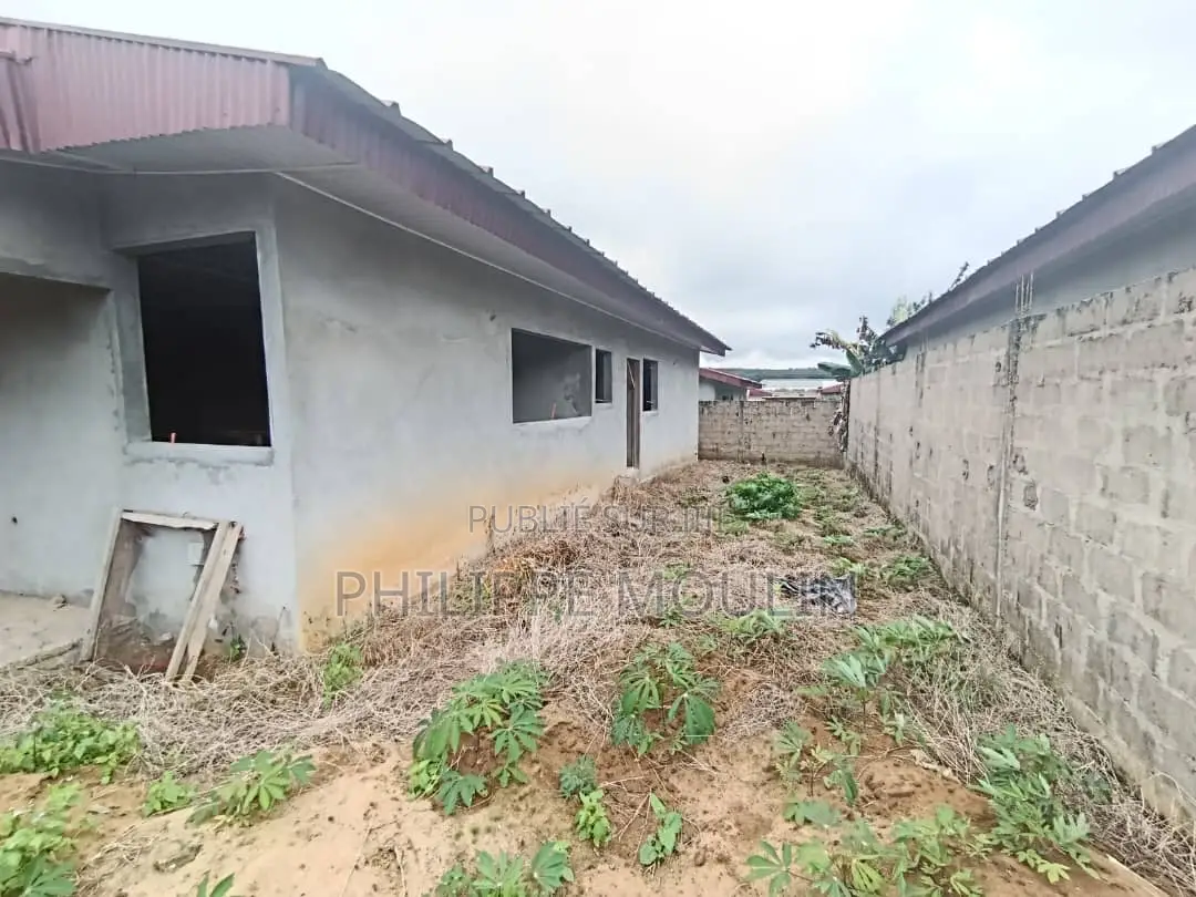 4chbre Villa dans Elite Immobilier, Aboisso à Vendre