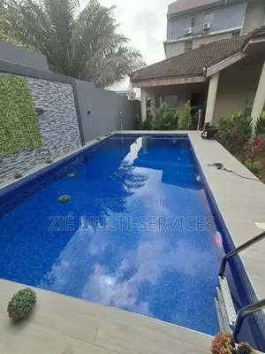 5chbre Villa dans Zié Multi-Service, Cocody à Vendre