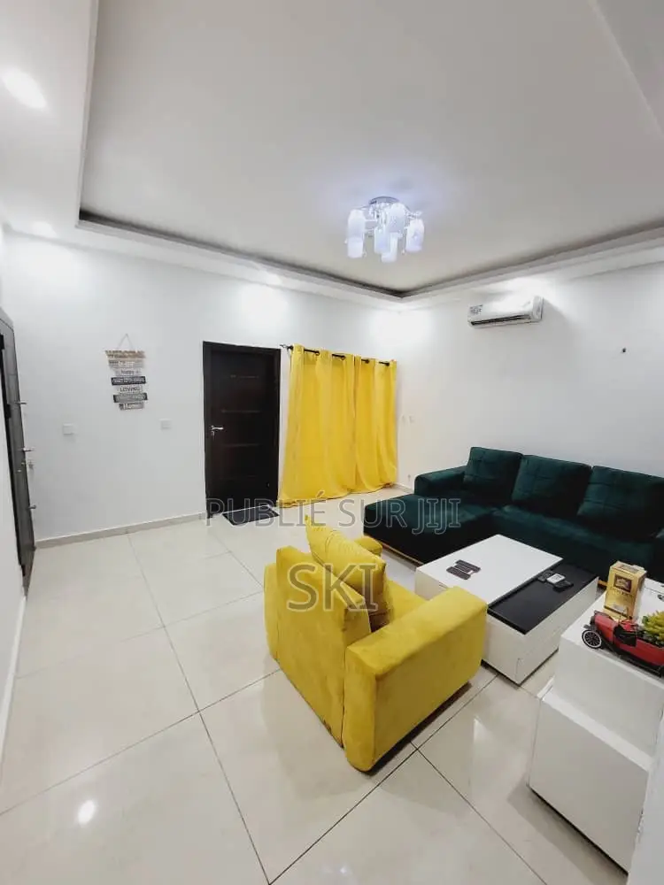 1chbre Appartement dans Cocody à Louer