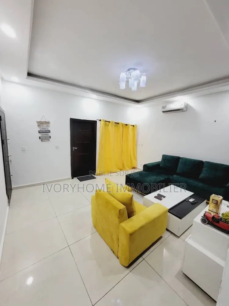 1chbre Appartement dans Cocody à Louer