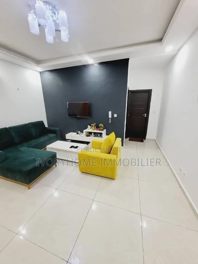 1chbre Appartement dans Cocody à Louer