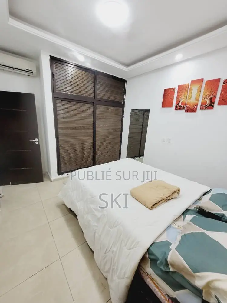 1chbre Appartement dans Cocody à Louer