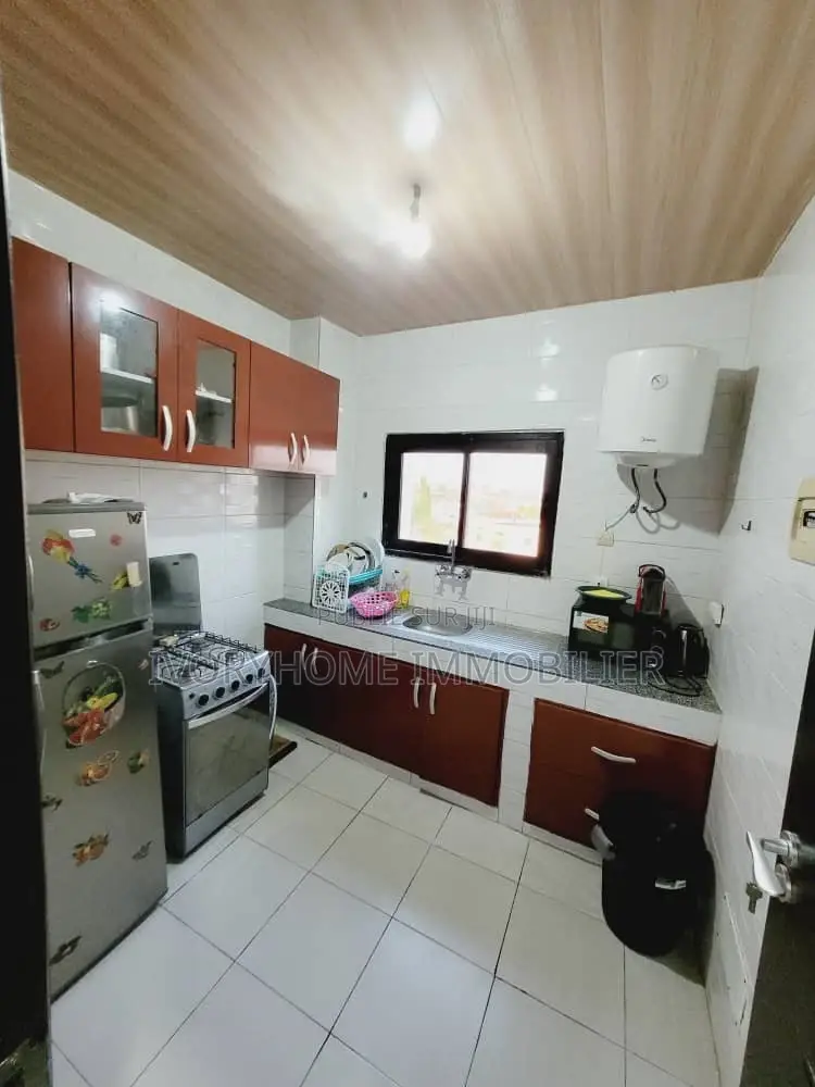 1chbre Appartement dans Cocody à Louer