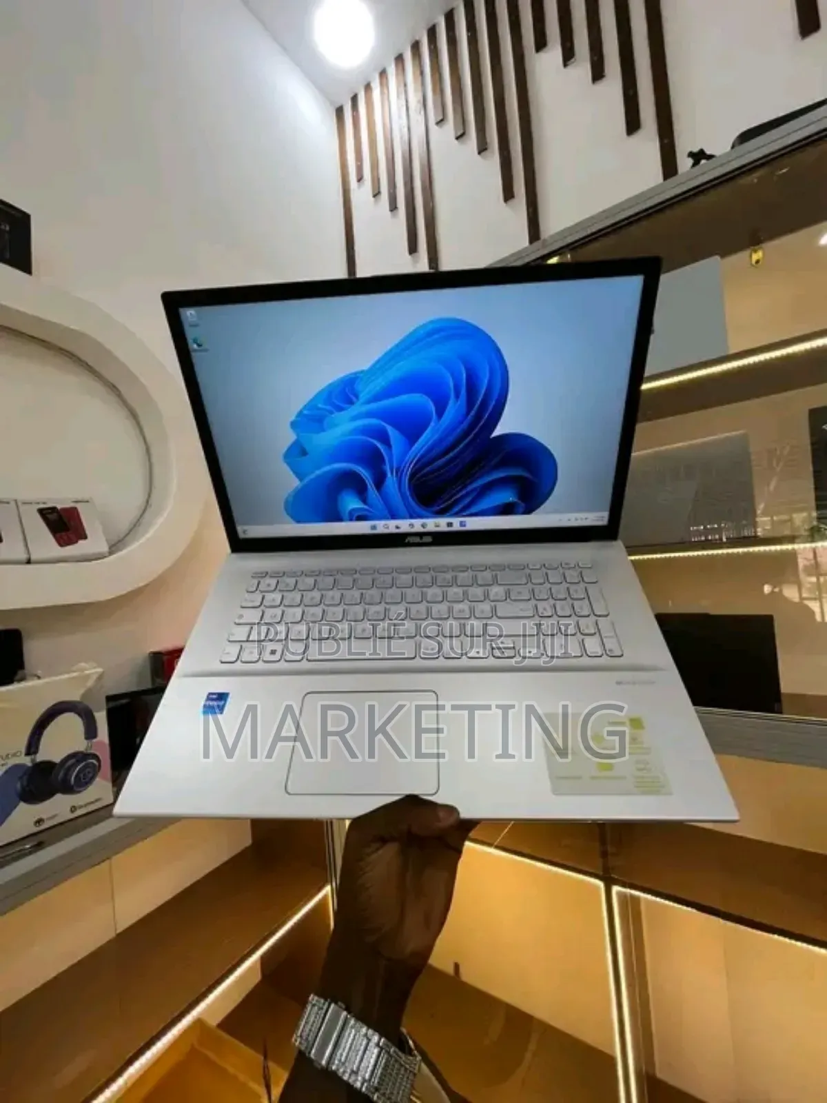 New Ordinateur Portable Asus 1015E 8GB Apple M4 Pro SSD 256GB