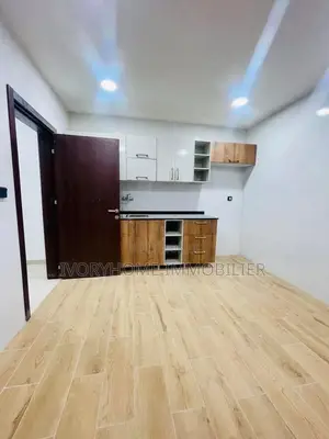 3chbre Appartement dans Cocody à Louer