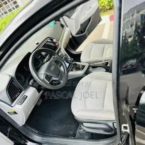 Hyundai Elantra 2018 Black
