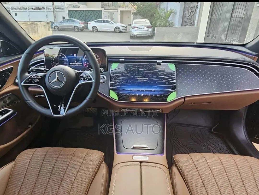 Mercedes-Benz E200 2025 Noir Mat