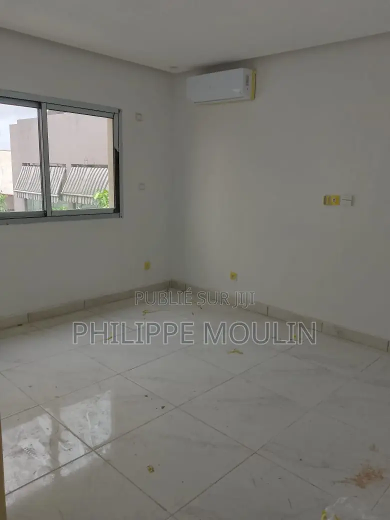 2chbre Appartement dans Elite Immobilier, Cocody à Vendre