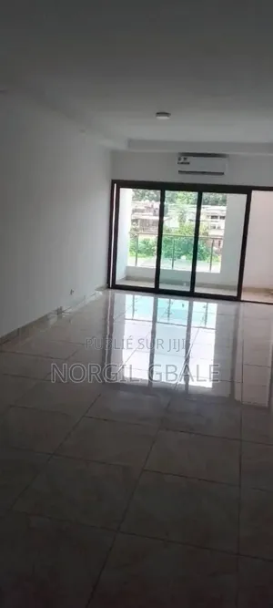 2chbre Appartement dans Cocody à Vendre