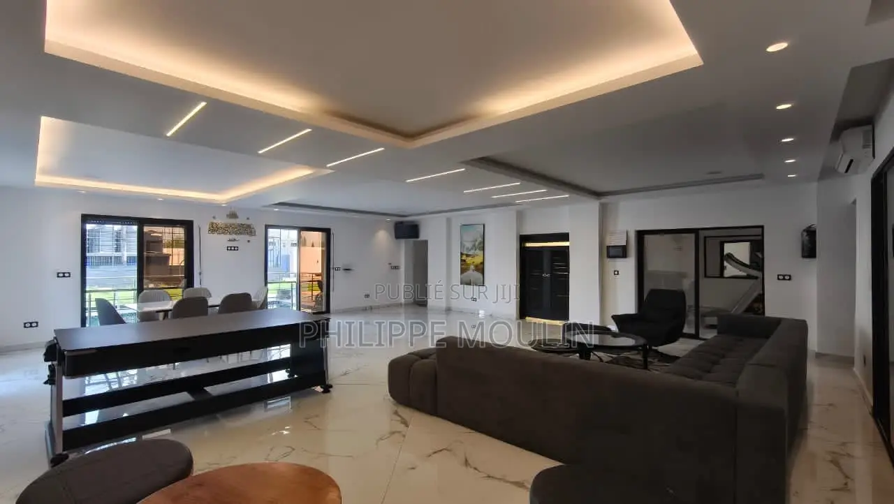 Furnished 9chbre Duplex dans Elite Immobilier, Port-Bouët à Vendre