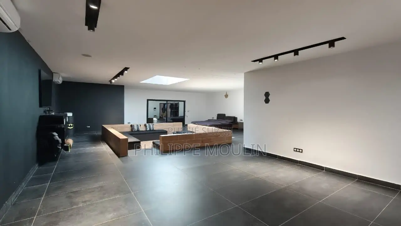 Furnished 9chbre Duplex dans Elite Immobilier, Port-Bouët à Vendre