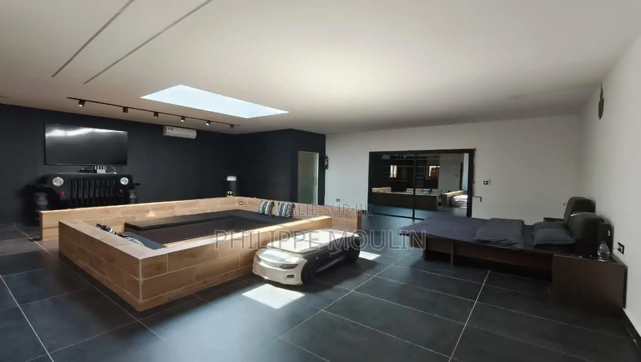 Furnished 9chbre Duplex dans Elite Immobilier, Port-Bouët à Vendre