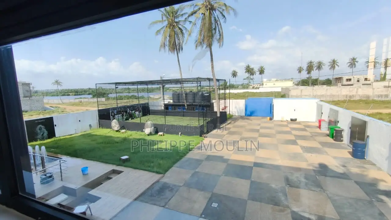 Furnished 9chbre Duplex dans Elite Immobilier, Port-Bouët à Vendre