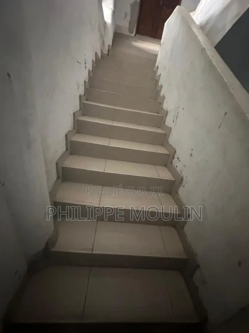 20chbre Villa dans Elite Immobilier, Cocody à Louer