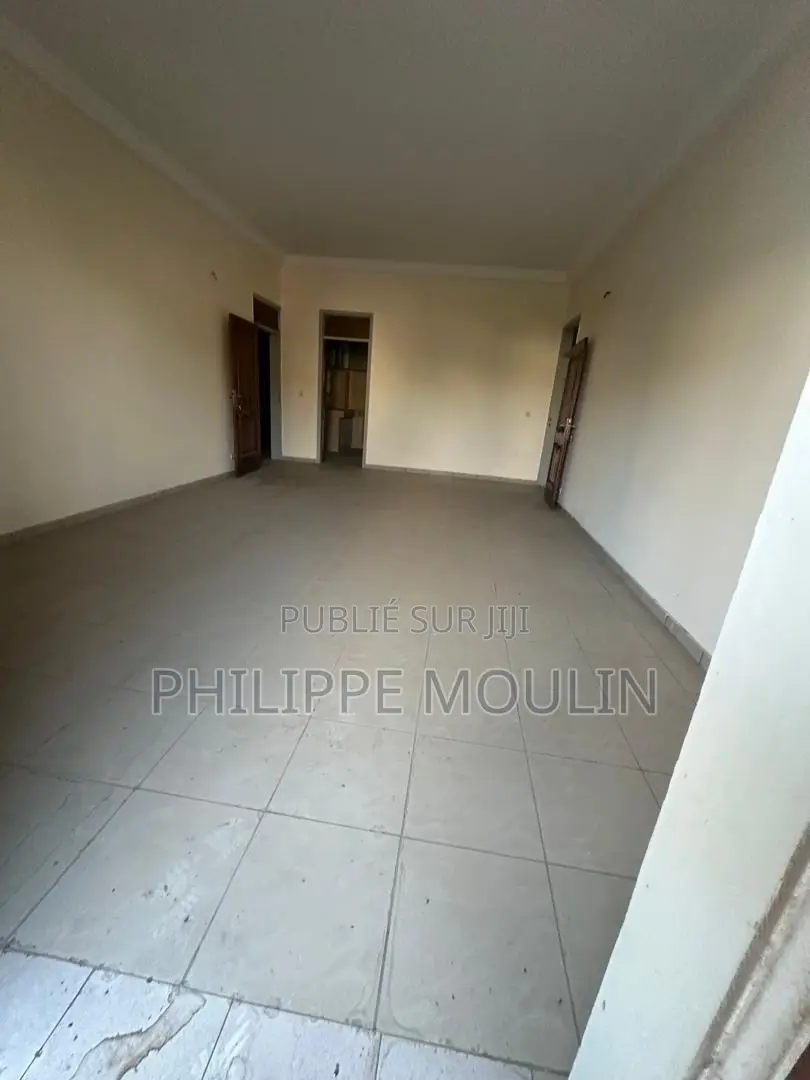 20chbre Villa dans Elite Immobilier, Cocody à Louer