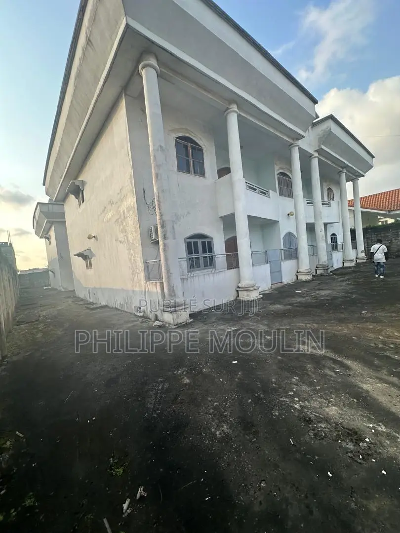 20chbre Villa dans Elite Immobilier, Cocody à Louer