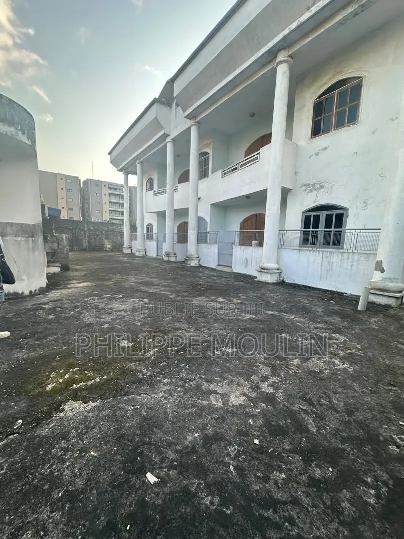 20chbre Villa dans Elite Immobilier, Cocody à Louer