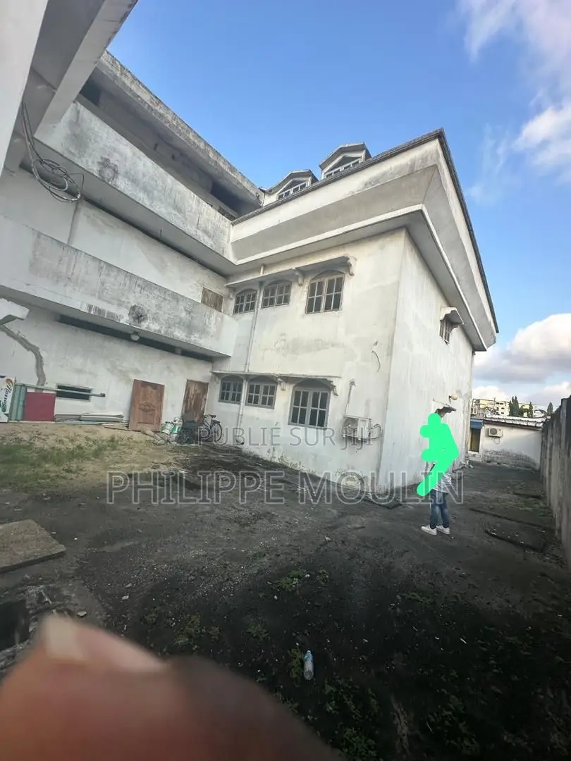 20chbre Villa dans Elite Immobilier, Cocody à Louer