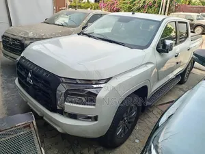 New Mitsubishi L200 2025 Blanc