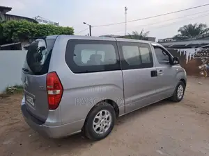 Hyundai H1 2016