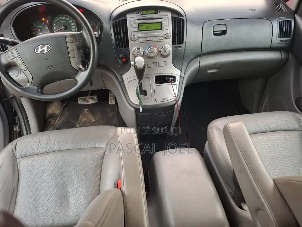 Hyundai H1 2016