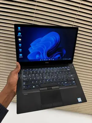Neuf Ordinateur Portable Dell Latitude 5480 8GB Intel Core I5 SSD 256GB