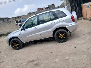 Toyota RAV4 2005 Gris