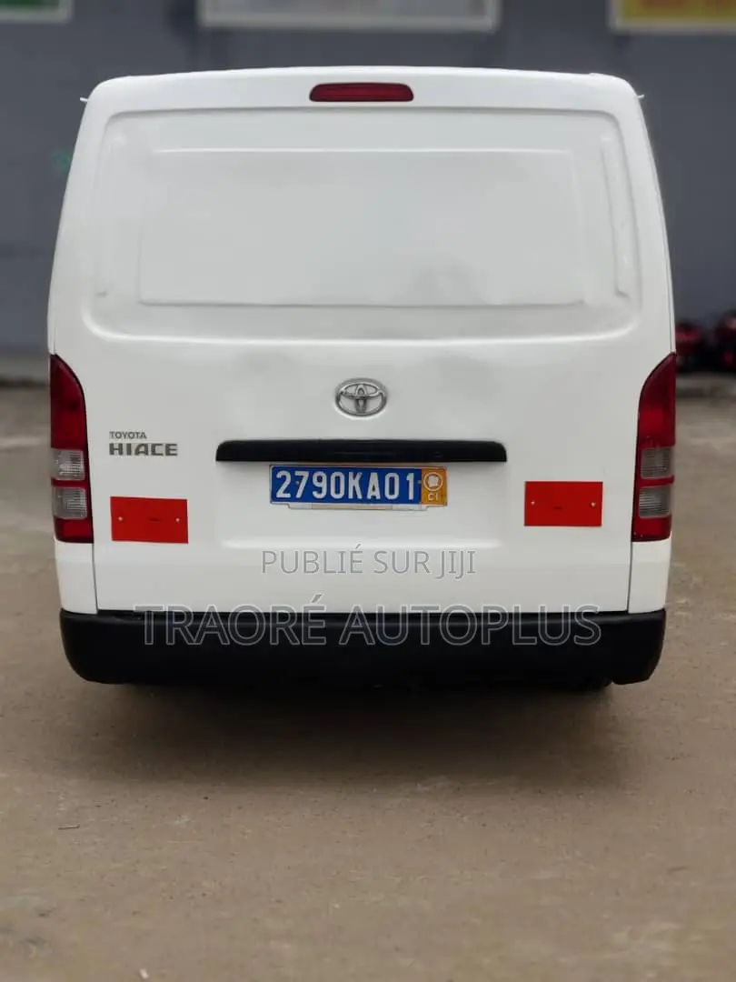 Toyota HiAce 2020 Blanc
